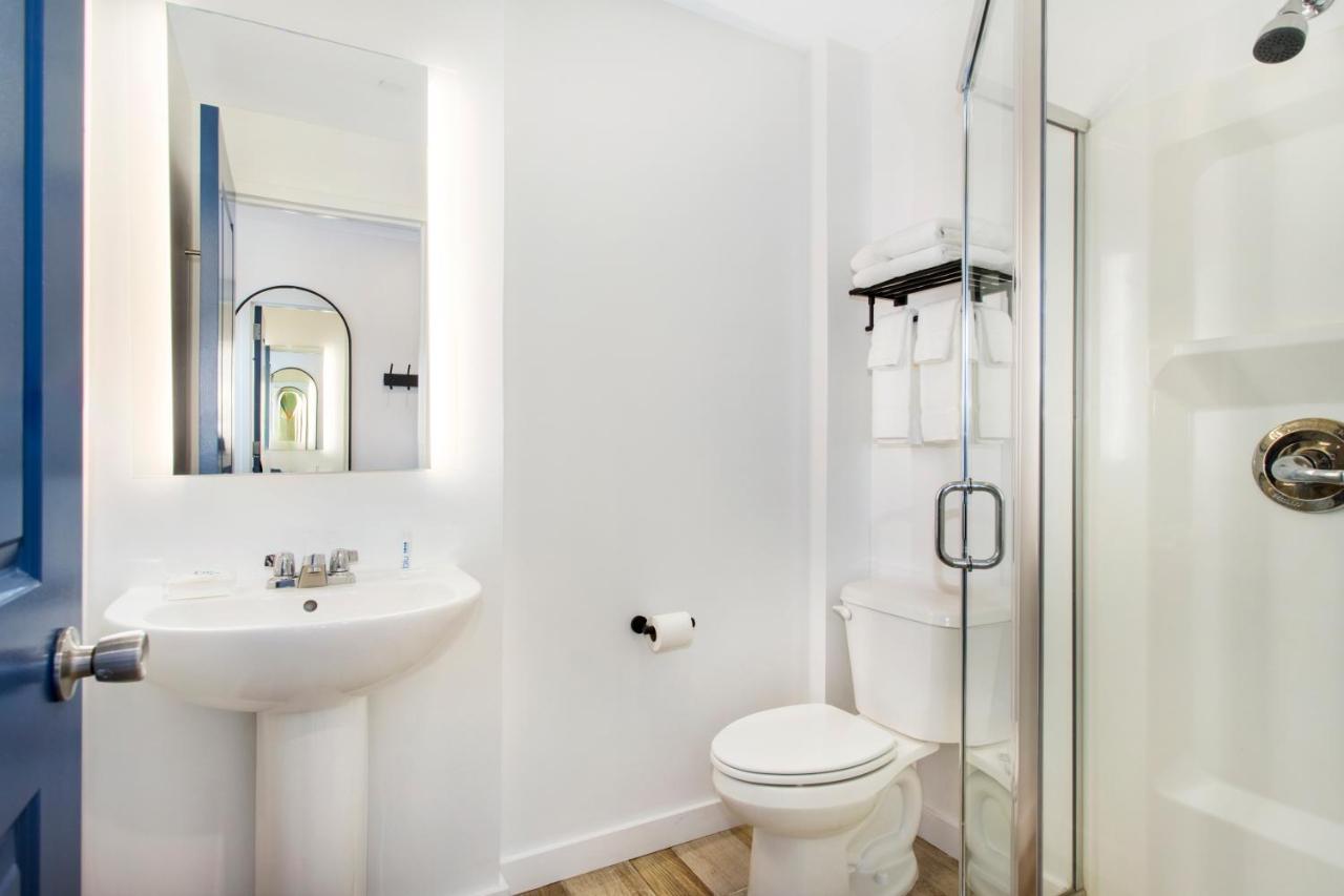 Grove Hotel Cherry Grove Екстериор снимка
