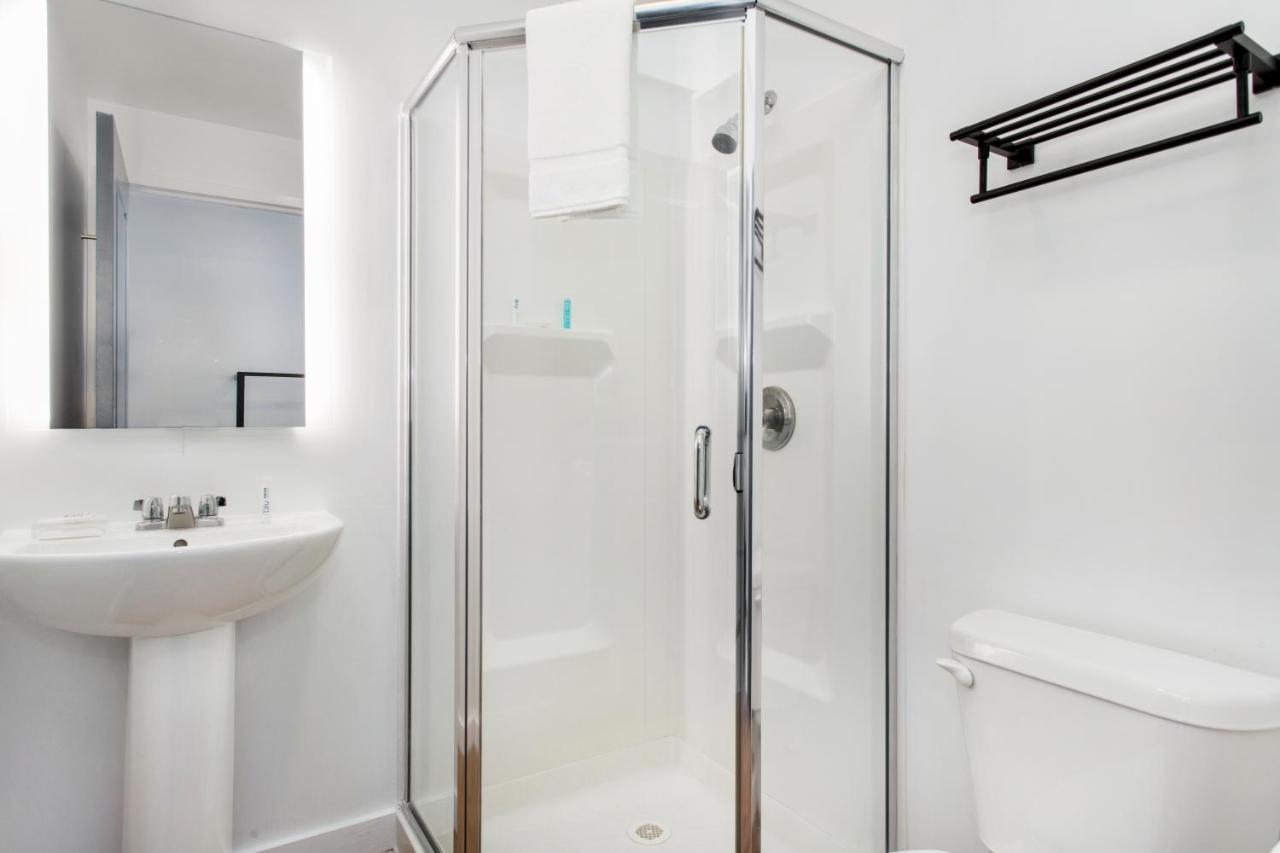 Grove Hotel Cherry Grove Екстериор снимка